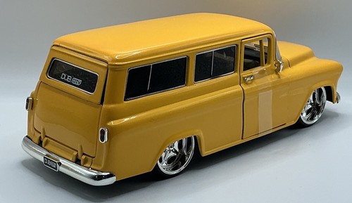 1957 Chevy Suburban 1:24 Scale Die-cast JADA DUB CITY OLDSKOOL YELLOW - Picture 13 of 16