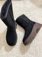 NWOB UGG Classic New Heights Short In Black Suede Bootie Size 8 Store Model