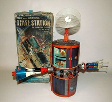 RARE SPACE REFUEL STATION WACO BATTERY OPERATED JAPAN 1960 BOX