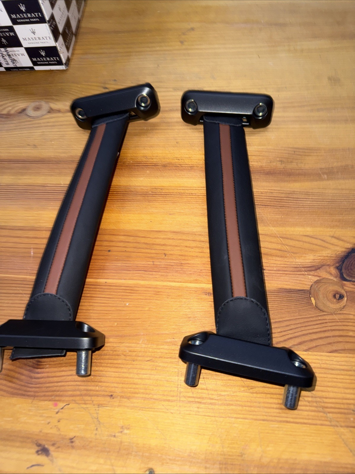 NEW Maserati Black & Tan Leather Door Pull Handles 673015355 MC20 2022-25 #418