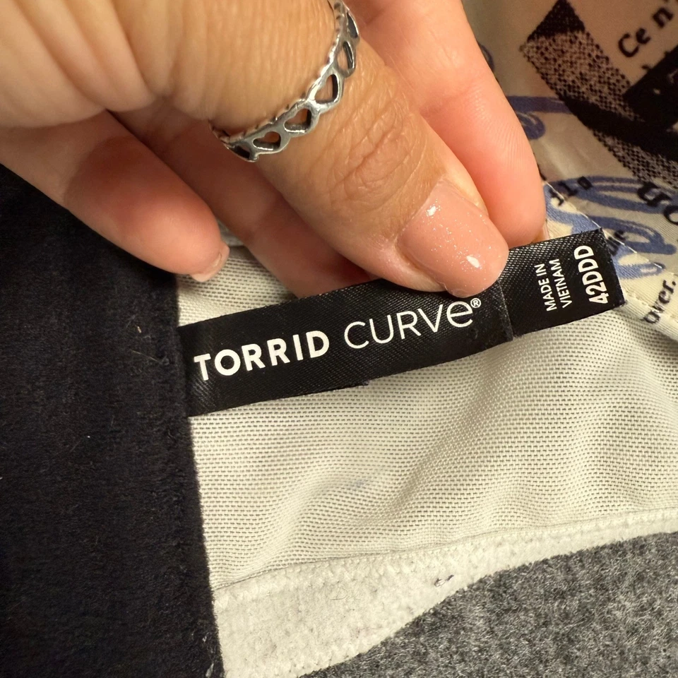 Sujetador Torrid Curve 42DD París Londres Periódico Estampado con Cable Lencería Push Up Foto 2 de 4