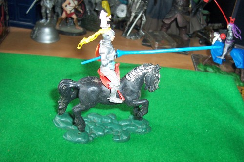 BRITAINS SWOPPET 4 MOUNTED KNIGHTS FOR SPARES WAR OF THE ROSES - Picture 11 of 16