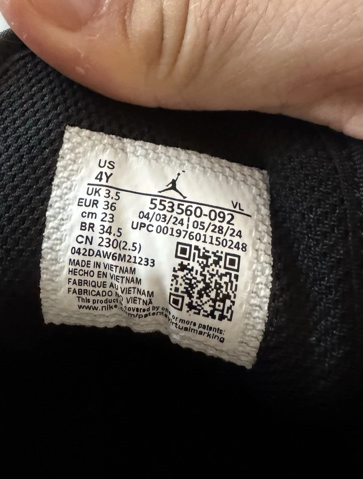 Marca: JordanModelo: Air Jordan 1 Low (GS) Código de estilo: 553560-092 - Imagem 3 de 4