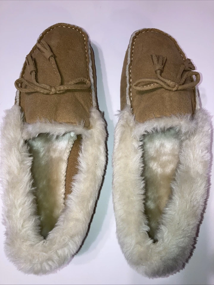 TOTES,ISOTONER WOMENS MOCCASINS SIPPERS SZ:US8.5-9,SUEDE FAUX FUR INDOOR SHOES - Image 2 of 4