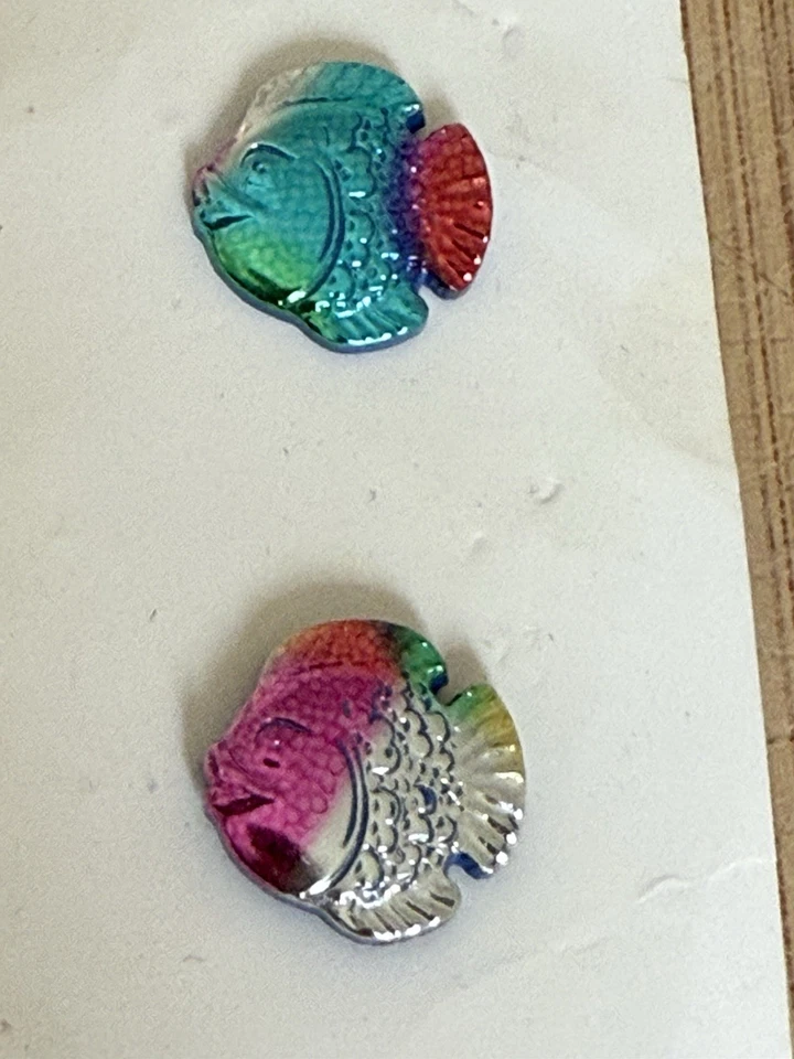 JHB Tropical Fish Button 5/8” 16mm Shank Novelty Multichrome Rainbow Sewing - Image 2 of 3