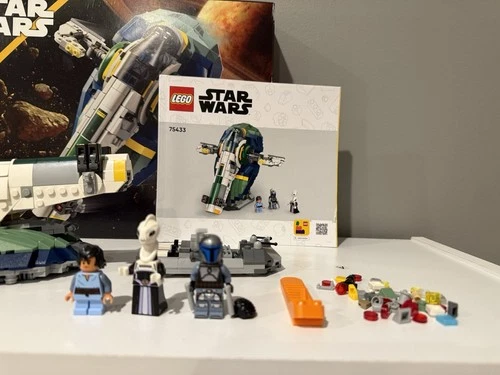 LEGO Star Wars Jango Fett's Starship 75433 Complete Set with Minifigures 707 pcs