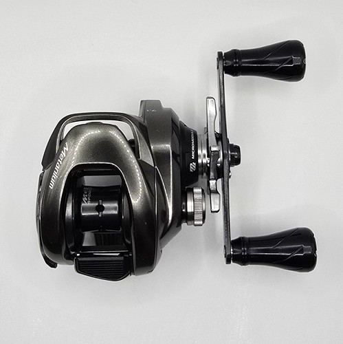 Shimano 20 Metanium HG Baitcast Reel Right Hand from Japan - Picture 6 of 13