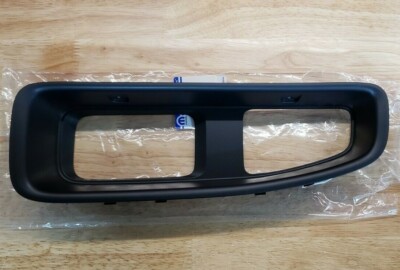 NEW 20-26 Jeep Gladiator RUBICON Passenger Rear Bumper Tow Hook Trim Bezel, OEM