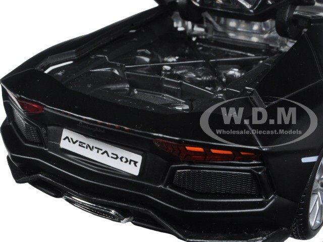 ミニカー Lamborghini Aventador LP700-4 Roadster Amazon.com: Maisto Lamborghini Aventador LP 700-4 Roadster