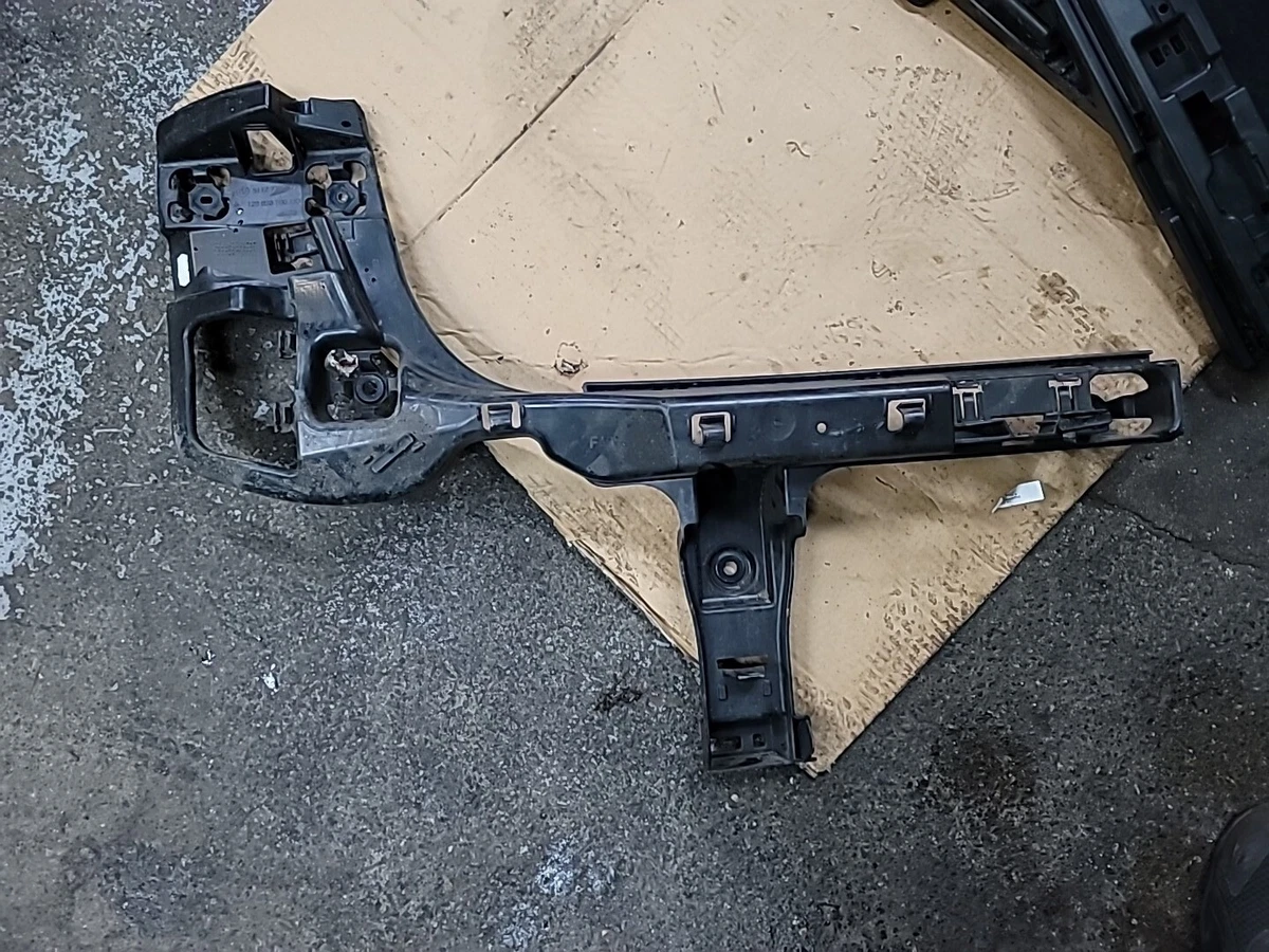 BMW F46 216D 1.5 DIESEL 2018 REAR BUMPER BRACKET LEFT 7387277 