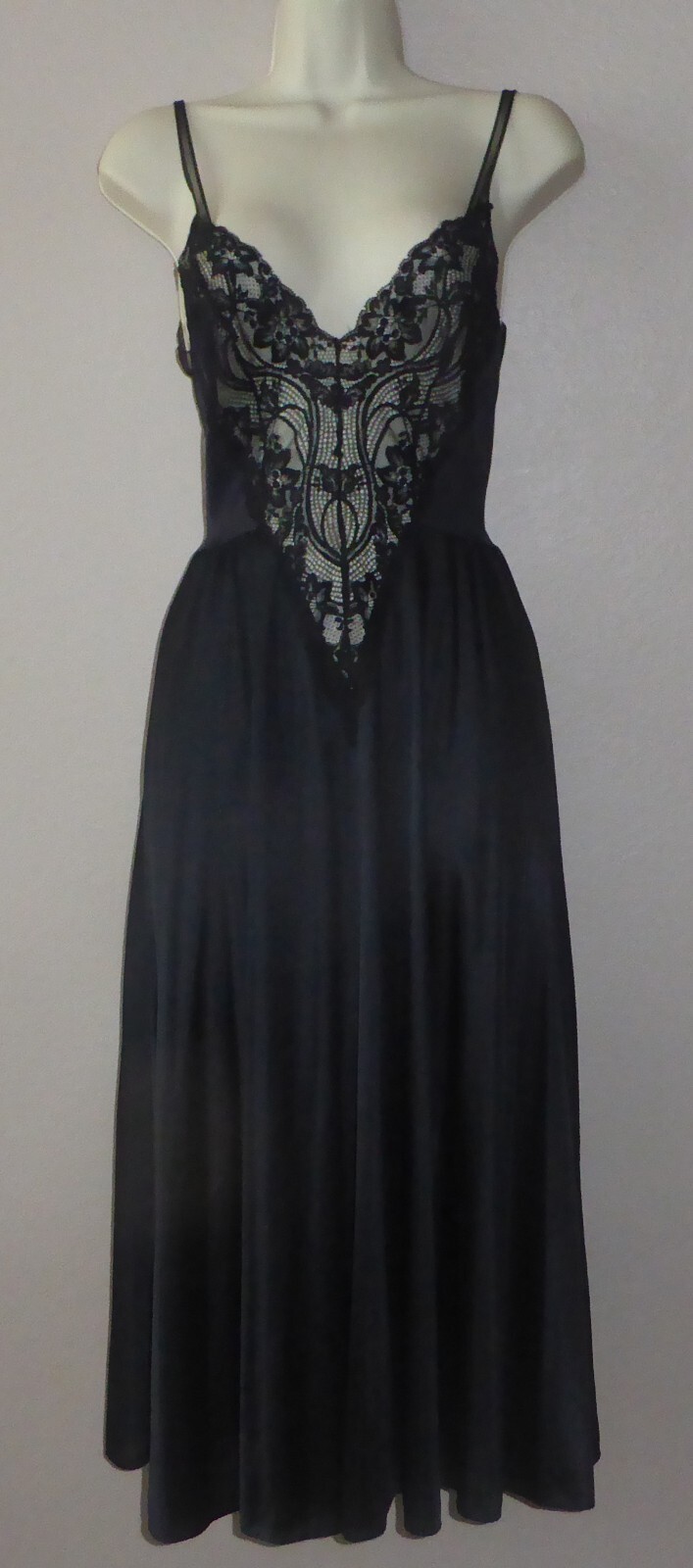 VINTAGE OLGA BLACK NIGHTGOWN NEGLIGEE NYLON ANKLE LEN… Gem