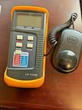 Dr.Meter 1330B-V Digital Illuminance/Light Meter 0 - 200000 Lux Luxmeter