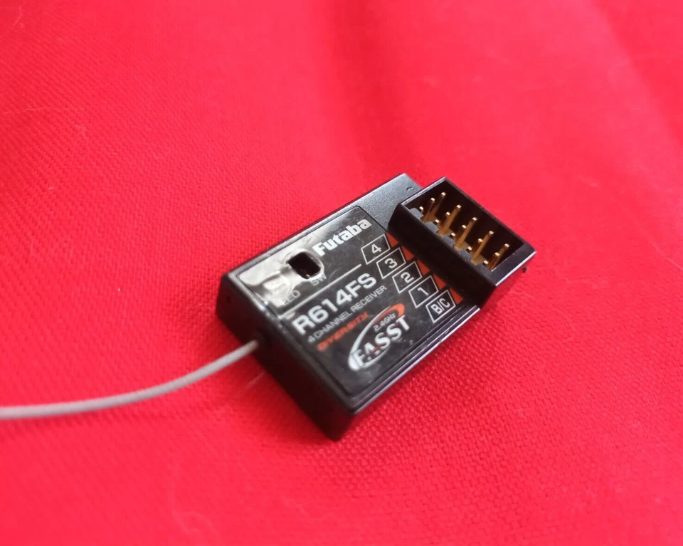 Futaba R614FS 4-Channel FASST 2.4Ghz System Diversity Receiver for Model Car - Image 4 of 4