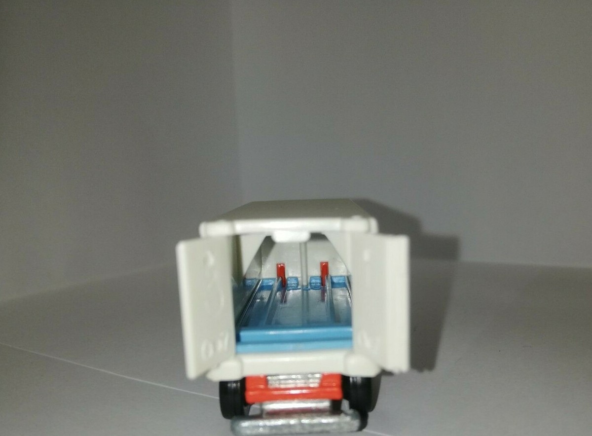 Tomica No.7 Fuso Panel Van Truck Vintage 1/127 Die Cast