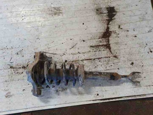 VW PASSAT Variant B5 3B6 Stoßdämpfer vorne rechts 1.90 Diesel 74kw 25523303