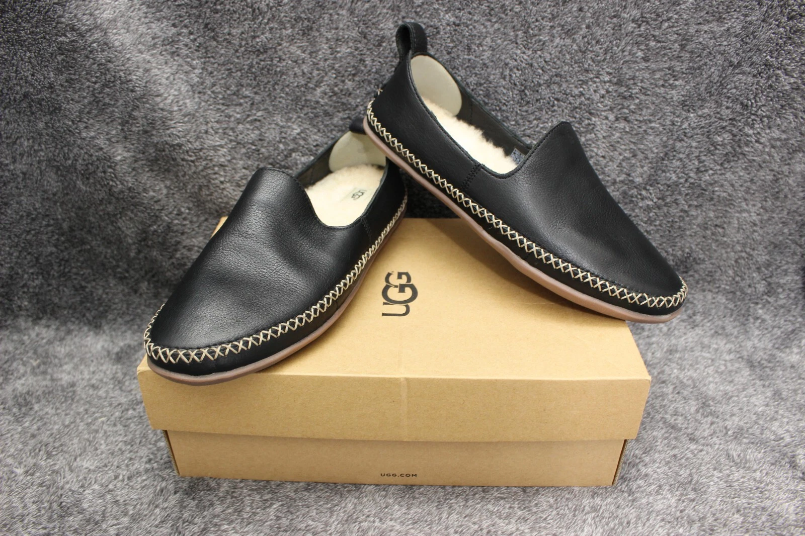 Scarpa pantofola Ugg Delfina donna taglia 9 in pelle nera