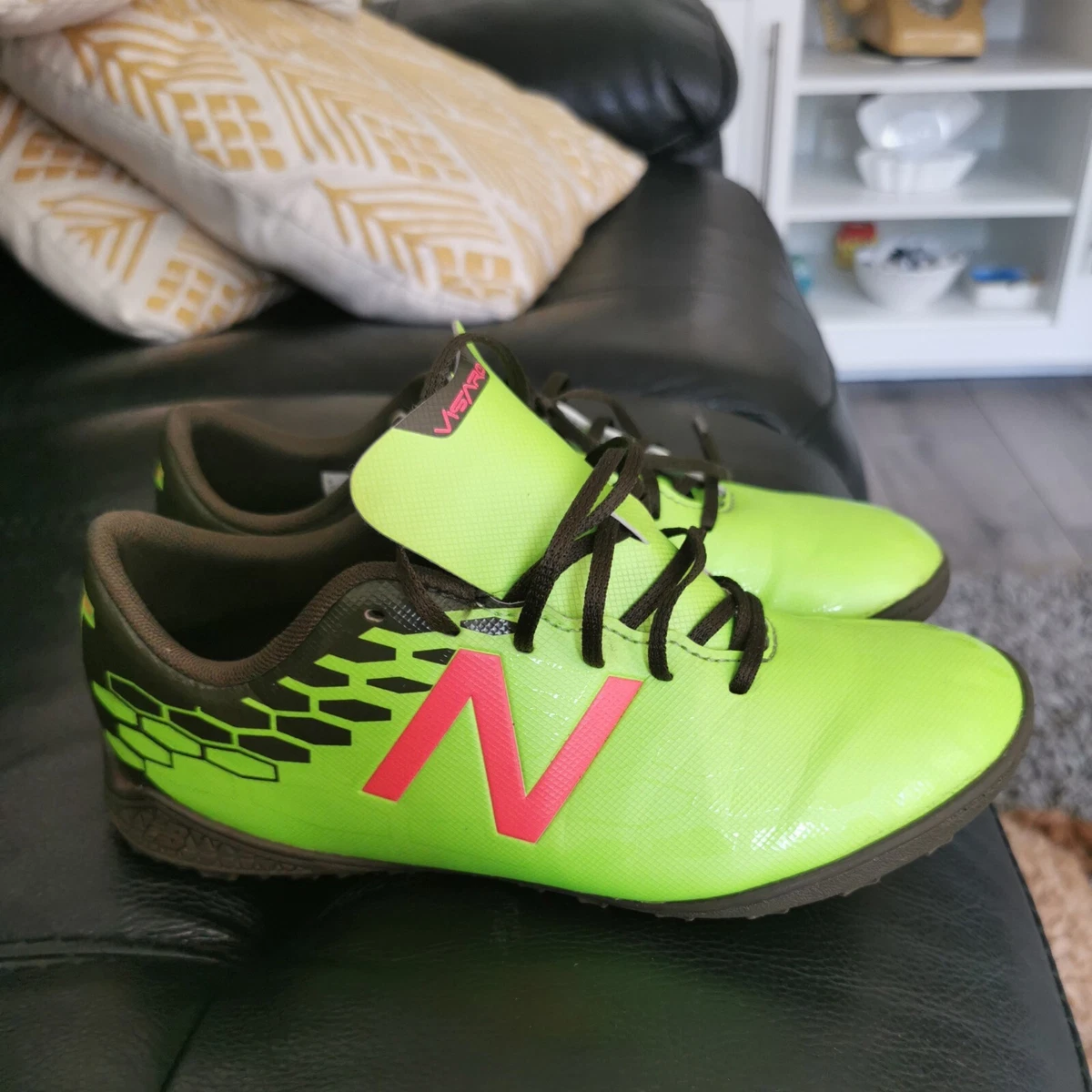 New balance hotsell astro trainers