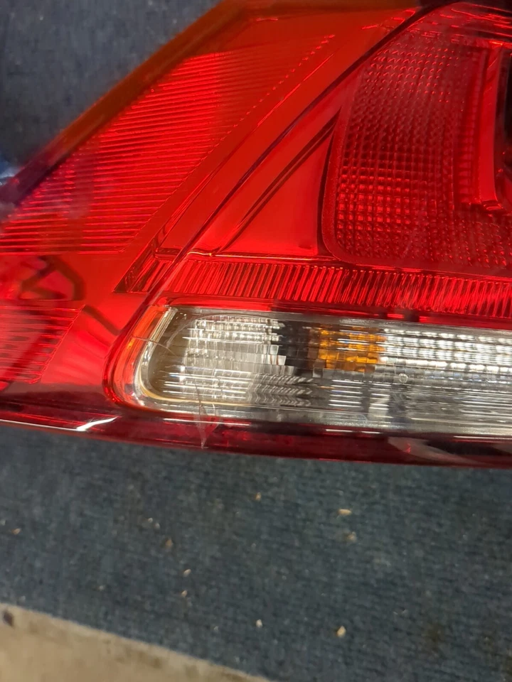 Оригинальный задний пассажирский фонарь Vw Golf Mk7 2013-20 5g0945095m Deffect  - Изображение 3 из 4