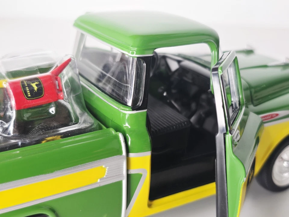 SpecCast - John Deere - 1957 Chevy Pickup & Lawn Tractor - 1:25 Diecast - Image 4 of 4