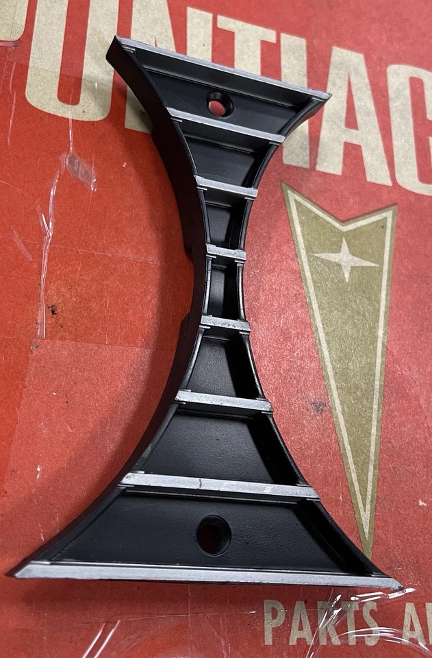 NOS 1968 Pontiac Bonneville Catalina Executive Radiator Grille Escutcheon - Image 2 of 4