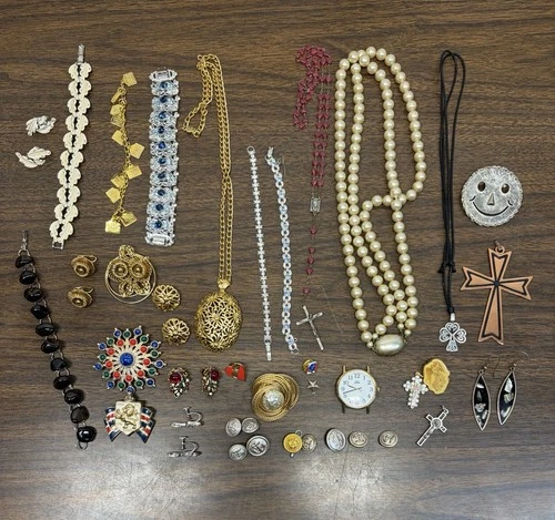 Lot Of Vintage Costume Jewelry Necklaces Bracelets Brooches Buttons Pins