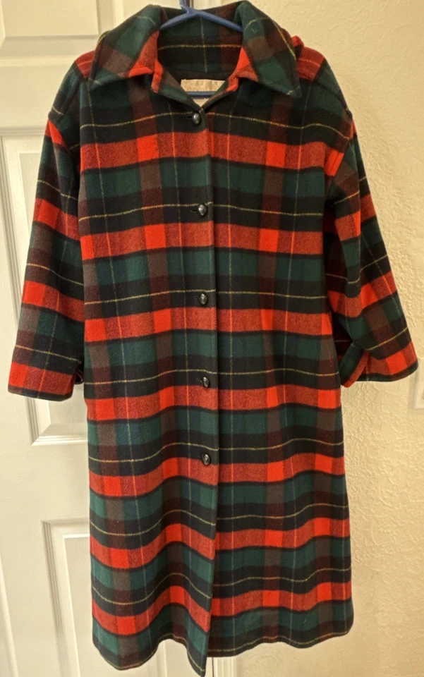 Vintage Woman’s Pendleton 100% Virgin Wool Tartan Plaid Overcoat w/Hood - Read - Image 2 of 4