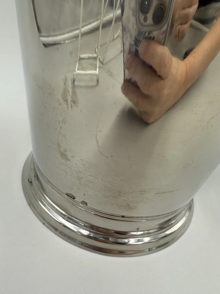 Cubo de hielo grande de acero inoxidable de la colección Martha Stewart con pinzas de 2,5 cuartos de galón Foto 4 de 4