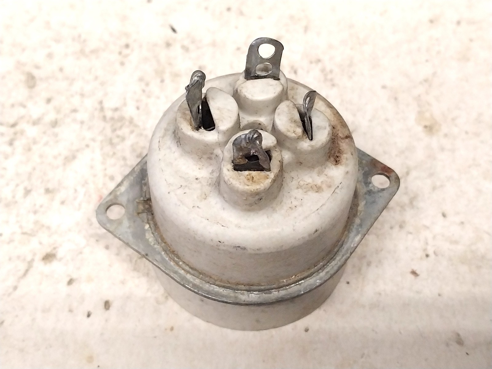 Nice Deep High Voltage HV 4 Pin Socket / Old Vintage Ham Radio Tube Rectifier