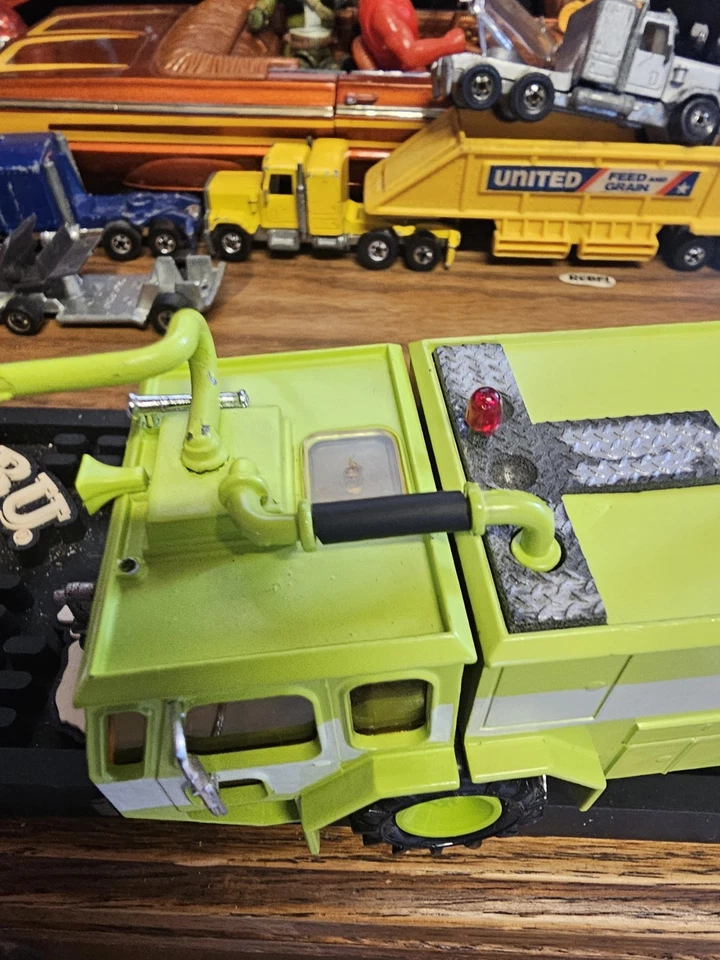 Camión de bomberos del aeropuerto Conrad 5507 E-One Titan III ARFF juguete coleccionista 1/50 W Alemania Foto 3 de 4