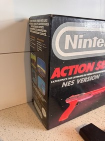 Nintendo NES Action Set - Console in scatola con Mario / Duck Hunt e Light Gun