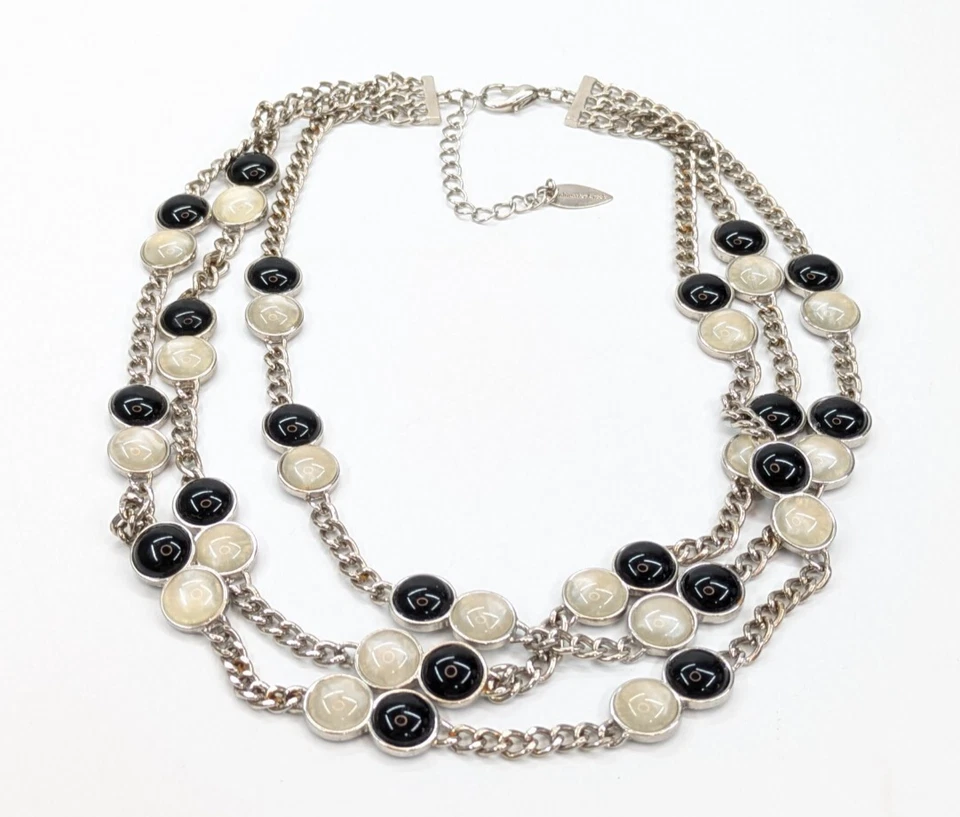 Collar ajustable Cold Water Creek remolino blanco y acrílico negro multihilo Foto 2 de 4