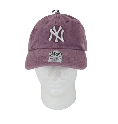 Melania Trump: Il Cappello Uber Chic All'insediamento