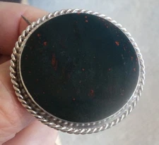 Grand Victorien Argent & Écossais Pierre de Sang Agate Broche C.1890/1900