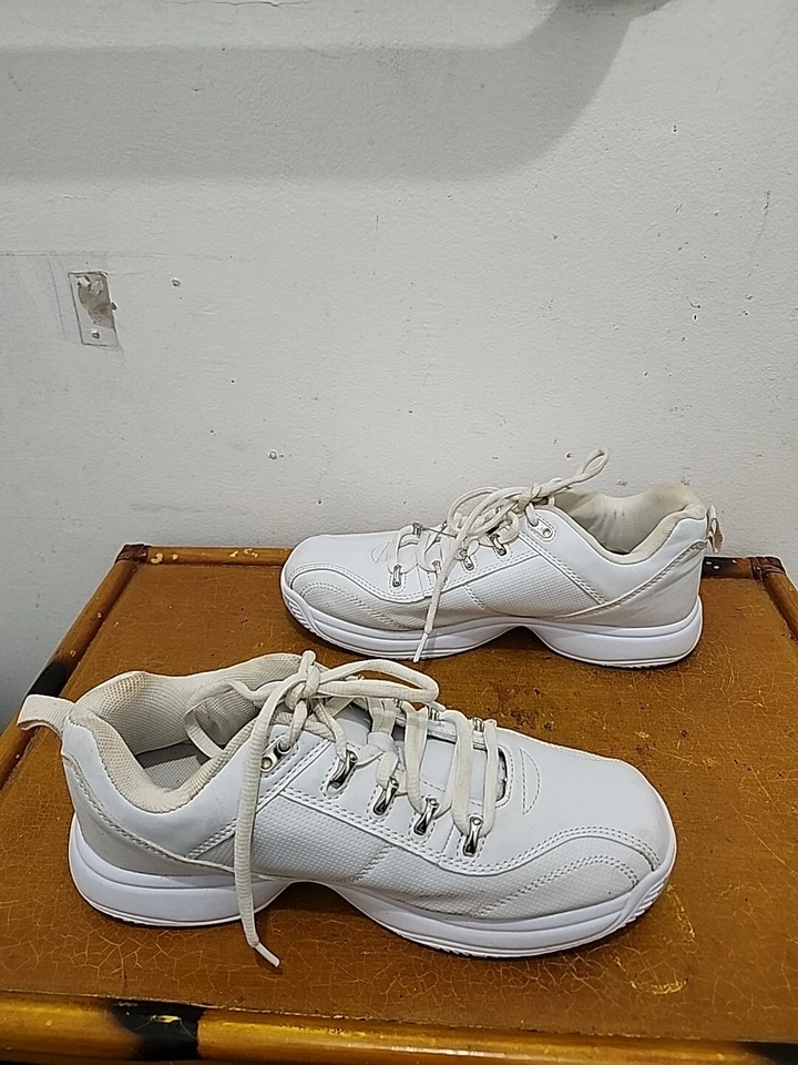 FUBU Sneakers White Pre-owned Sz 7 - Image 3 of 4