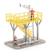 O SCALE TANK CAR LOADING PLATFORM FILLING STA...