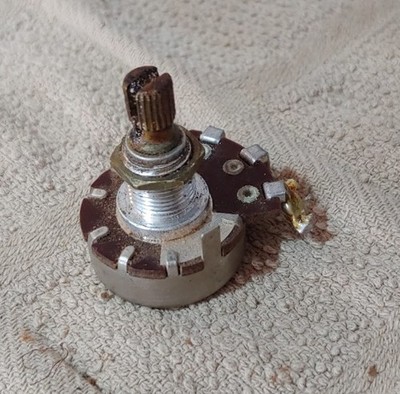Original 1955 Model 11993 STACKPOLE Potentiometer READS 0.556m Split Shaft