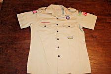 Boy Scouts of America BSA Men's Shirt Tan Medium 15-15 1/2 Sewn Patches