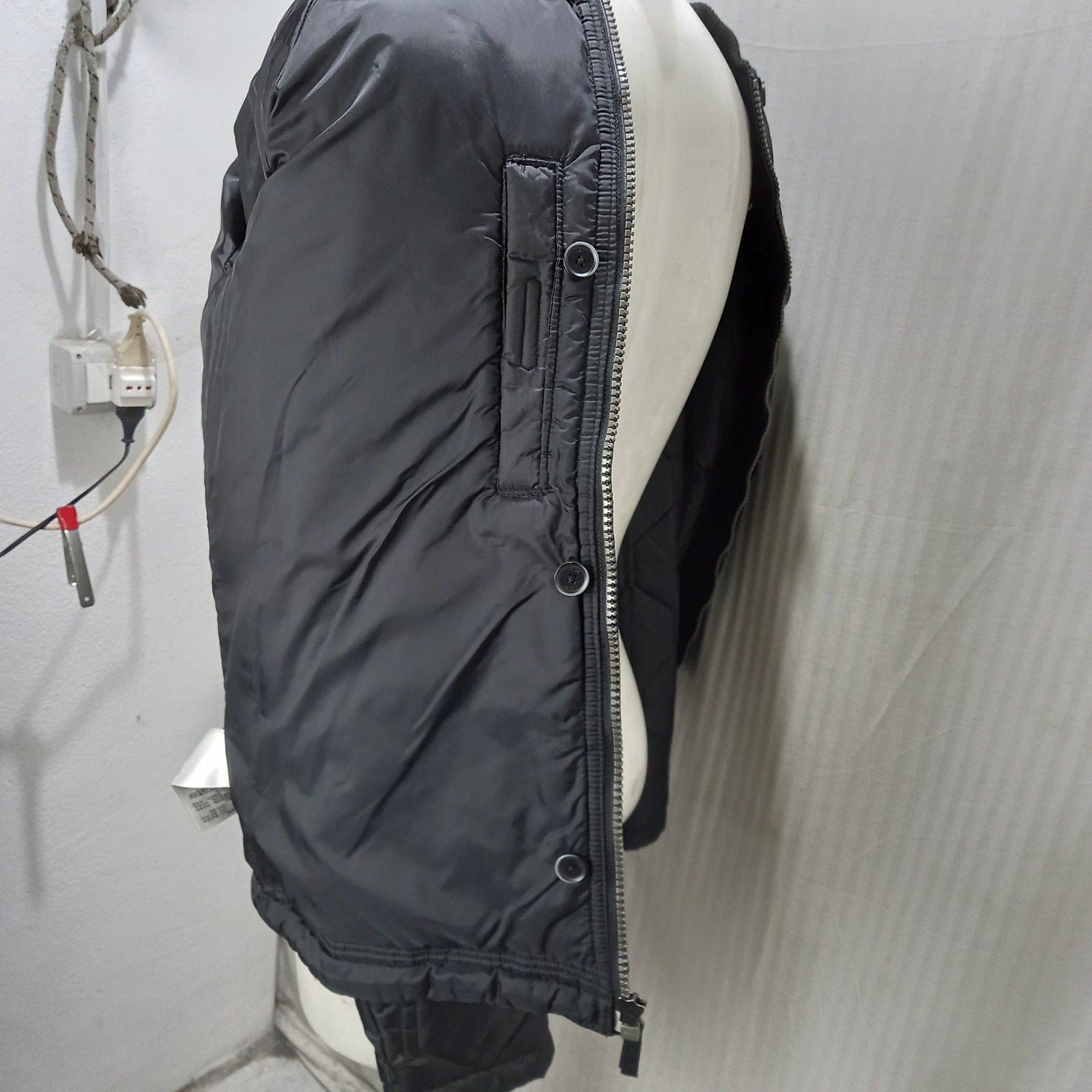 item e6488 black timberland jacket / padding size… - image 12