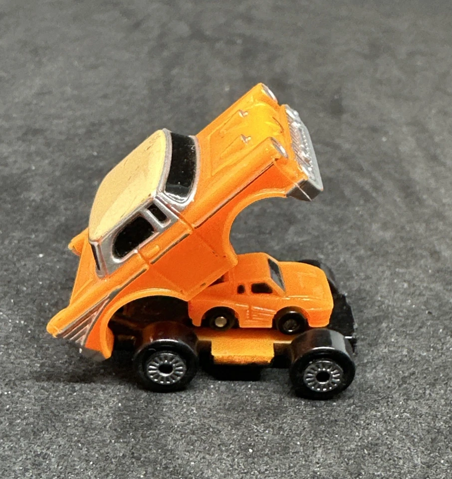 Micro Machines Insiders Chevy 57 Bel Air con Minis Ferrari Testarossa Naranja 1989 Foto 2 de 4