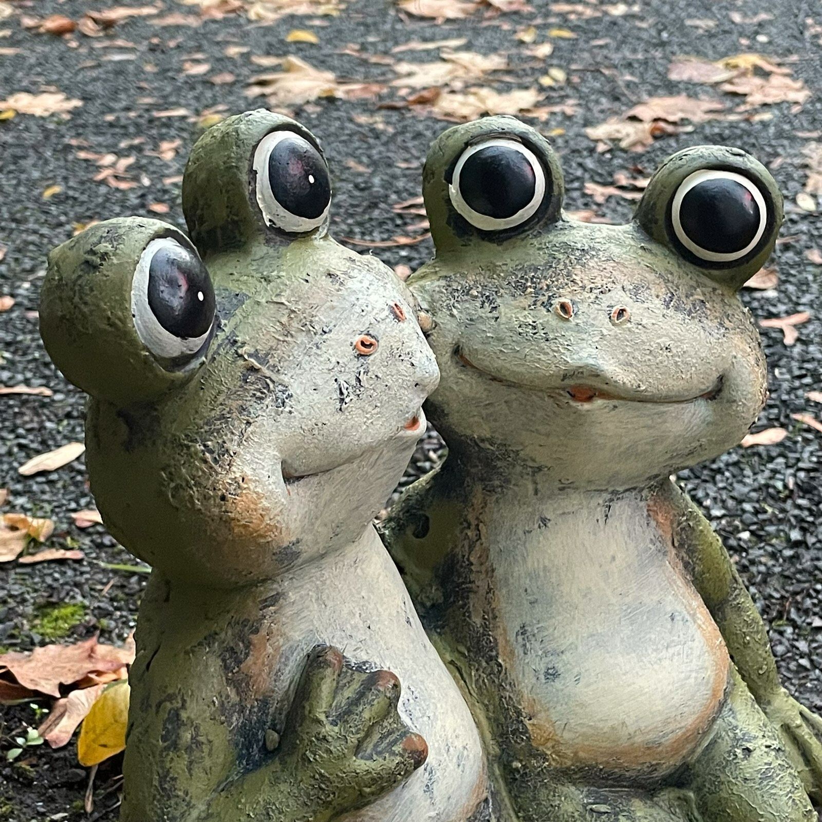 XXL Froschpaar auf Bank Skulptur Design Frosch Frösche Garten Teich