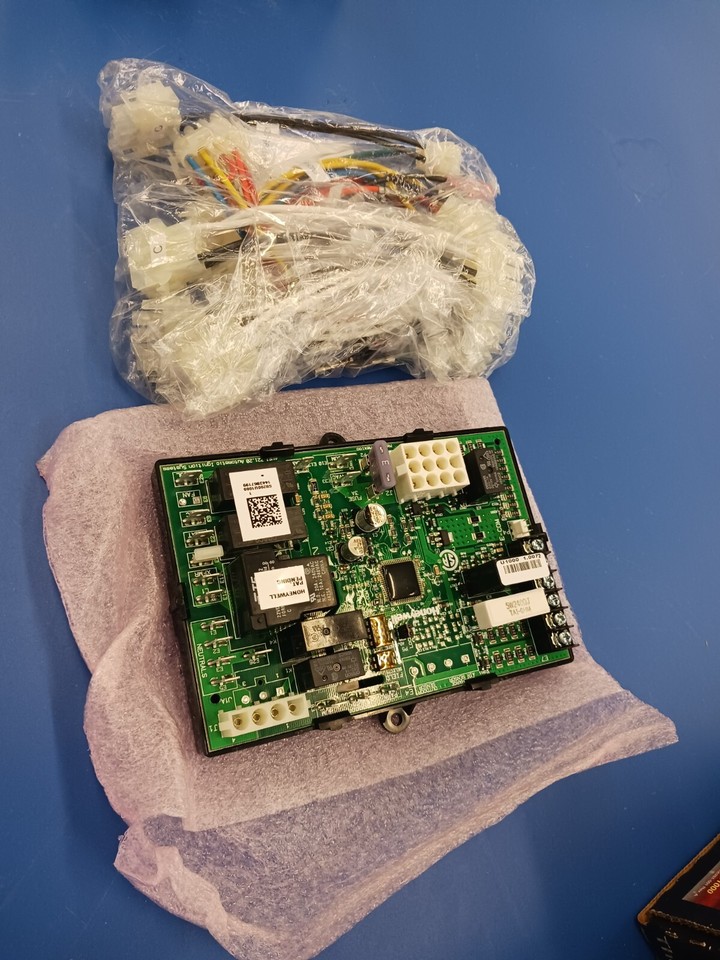 Honeywell S9200U1000 Universal Furnace Control Hot Surface Ignition