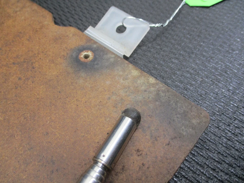 Mercury Capri 1991 - lado izquierdo del conductor - cubierta de bolsillo de almacenamiento de maletero (defectos) Foto 3 de 4