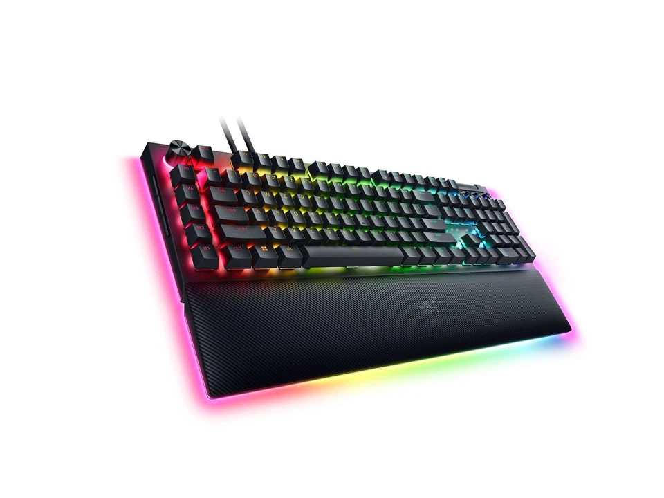 Razer BlackWidow V4 Pro Gaming Keyboard 8 Macro Keys Orange Switch RGB US ISO - Image 3 of 4