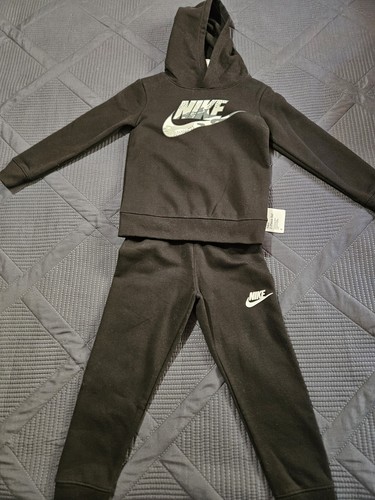 Boys Size 4 Nike 2 Piece Black Sweatsuit