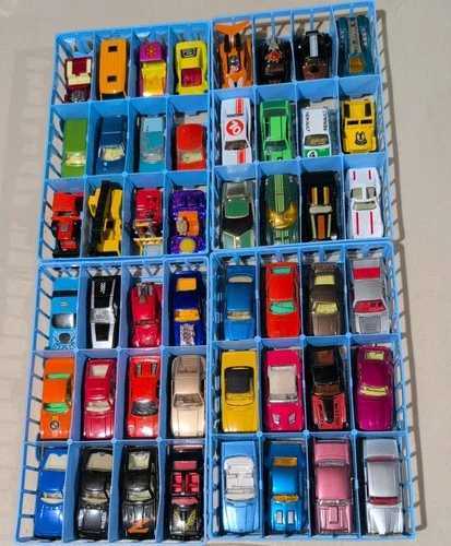 Vintage Lesney (ENGLAND) Matchbox Lot of 48  1-75 & Superfast + Collectors Case