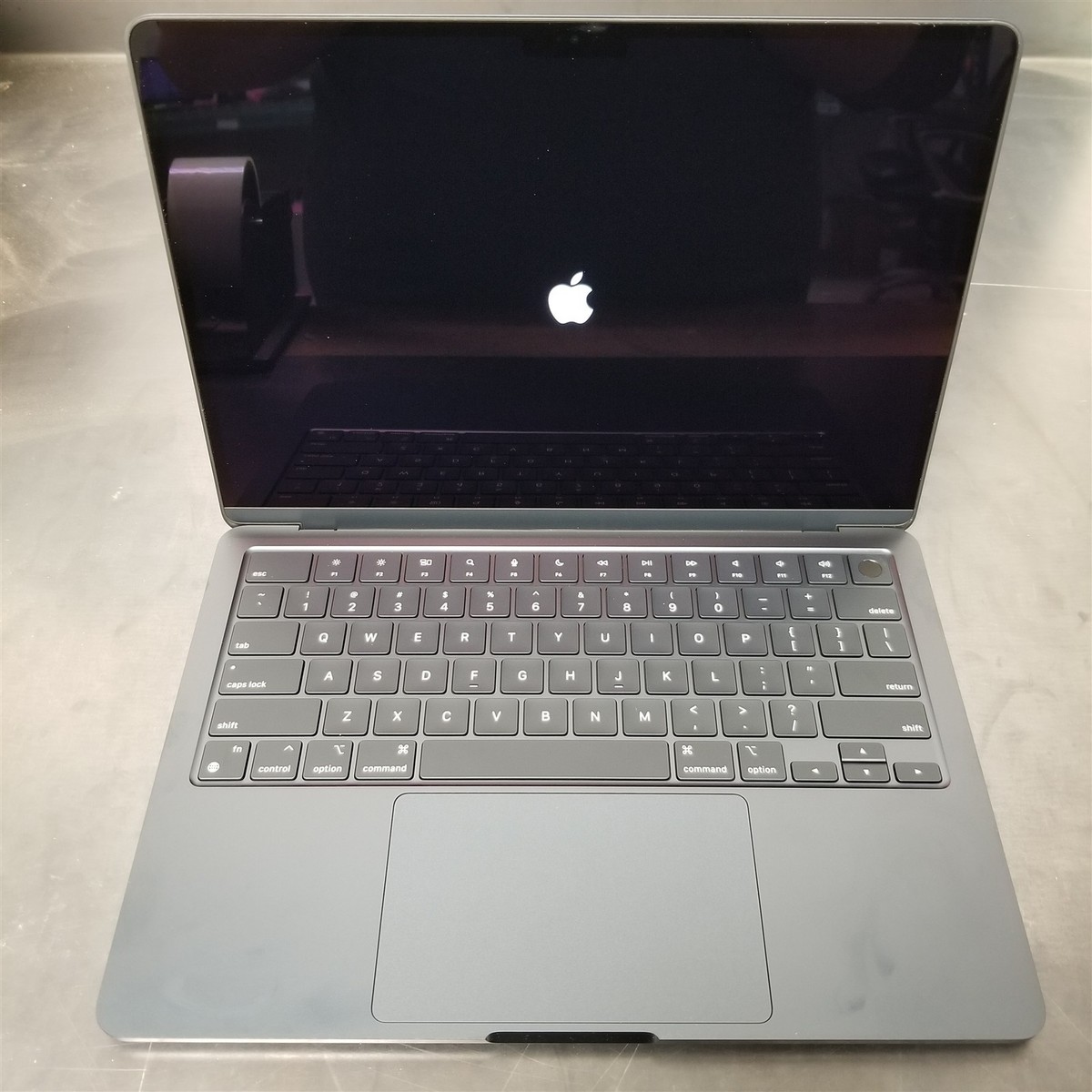 Apple MacBook Air 2022 M2 16GB RAM 256GB SSD A2681 MacOS 26 Tahoe