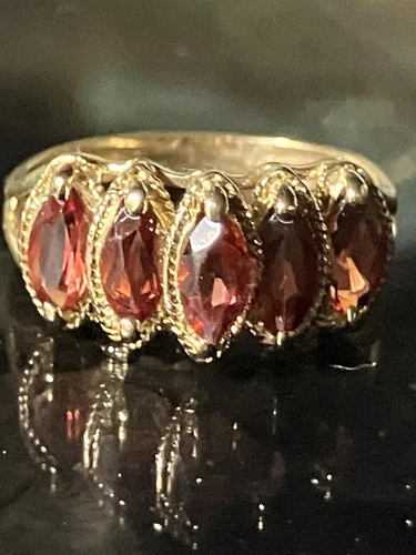 10KYG Marquee Garnet Ring Size 6