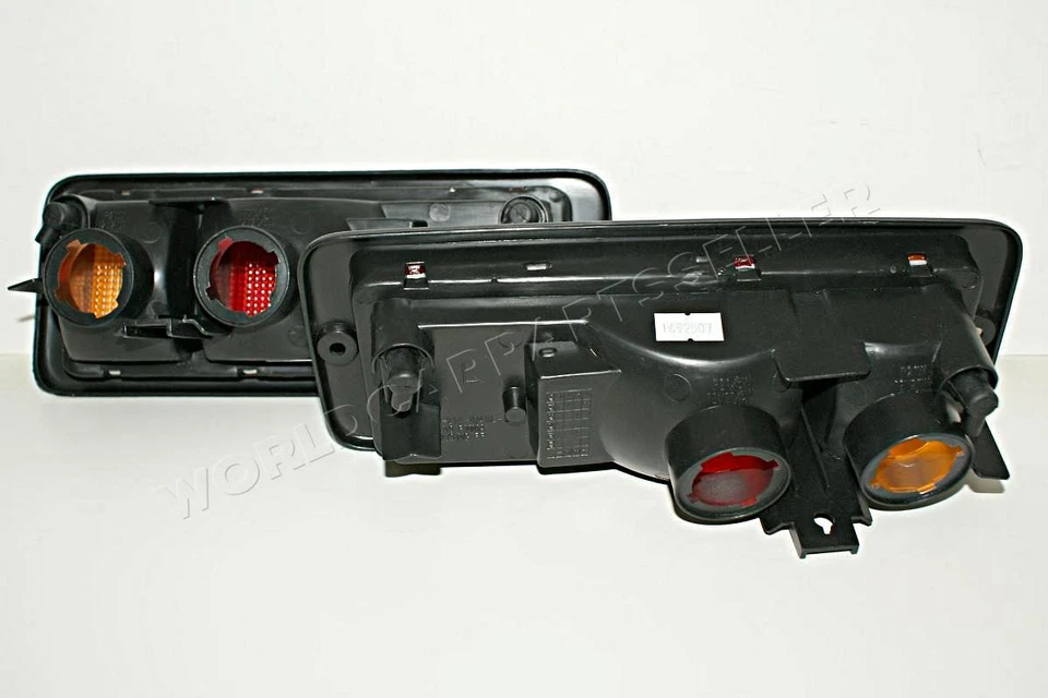 1992-2000 MItsubishi Pajero Montero Tail Lights Lamps PAIR - Image 2 of 2