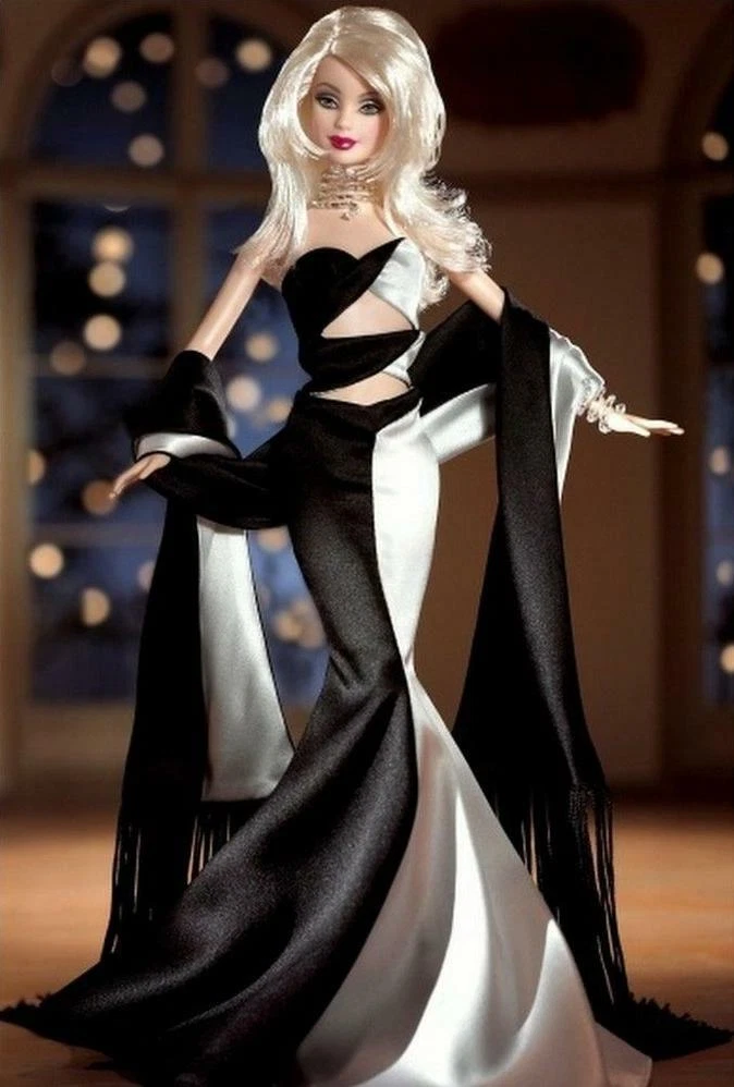 Mattel Barbie Noir Et Blanc Official Barbie Collector Club Exclusive 2003  unused