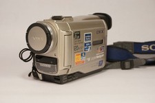 SONY DCR-TRV10 Handycam Digital Video Camera MiniDV Camcorder with Charger
